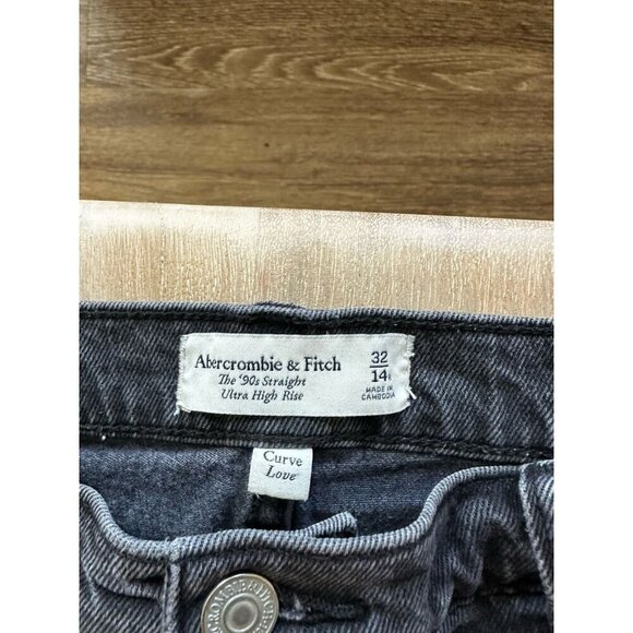 Abercrombie Ultra High Rise 90s Straight Jean Curve Love Black Size 33 - Picture 3 of 5